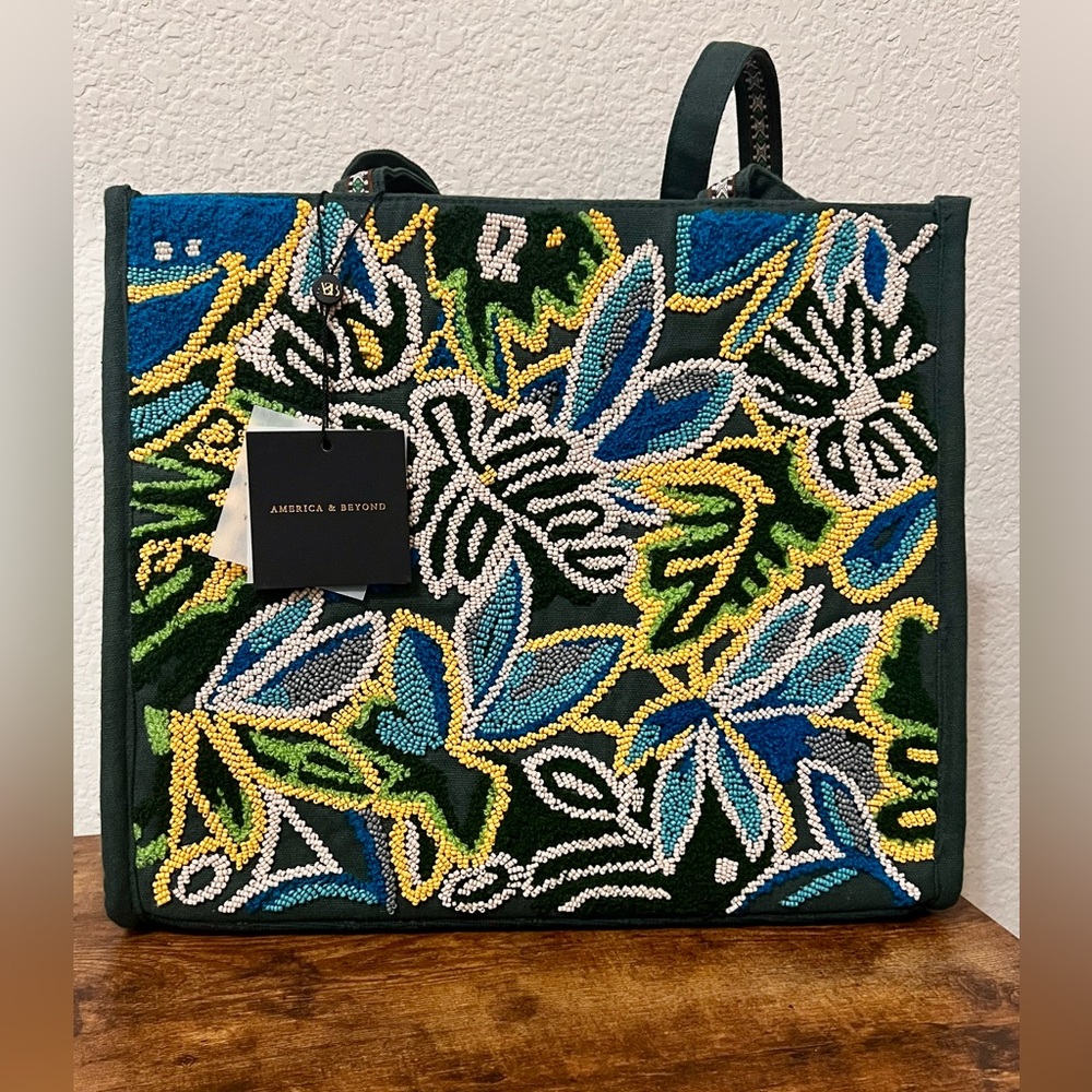 America & Beyond Beaded Evergreen Monstera Mini Tote - Picture 3 of 13